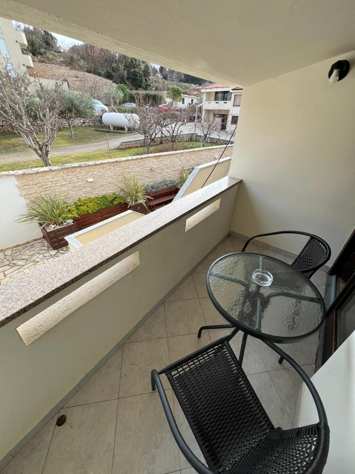 Bellevue Rooms Stara Baška Exterior foto