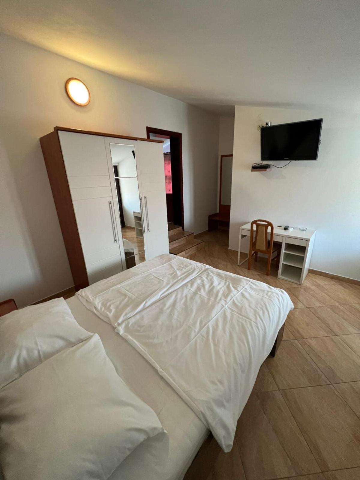 Bellevue Rooms Stara Baška Exterior foto