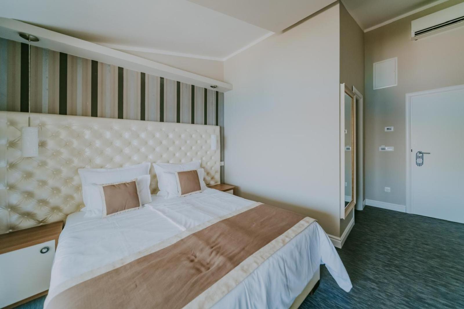 Bellevue Rooms Stara Baška Exterior foto